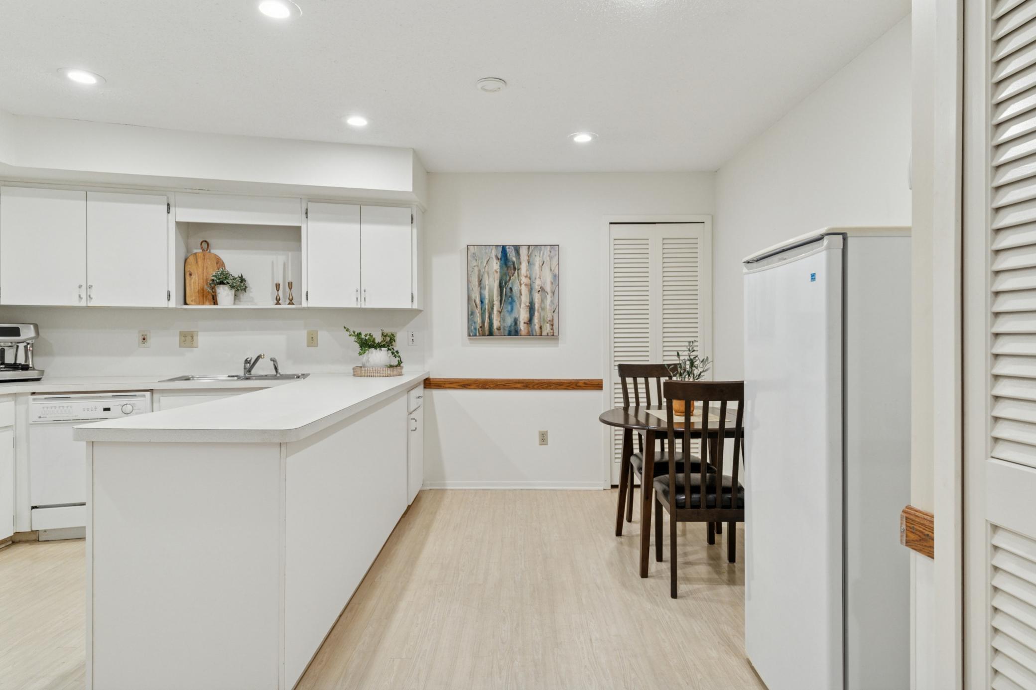 3412 Oak Ridge Road, Unit 211 Hopkins, MN 55305 - Photo 11 of 41