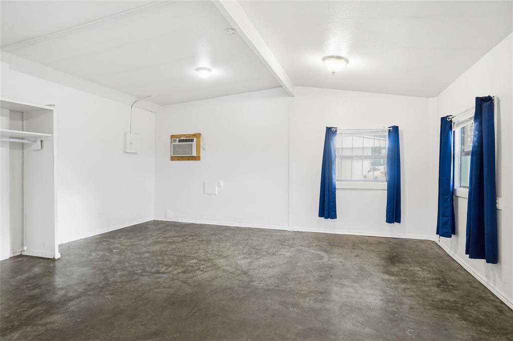 207 School House Road Paradise, TX 76073 - Photo 24 of 33 a view of an empty room