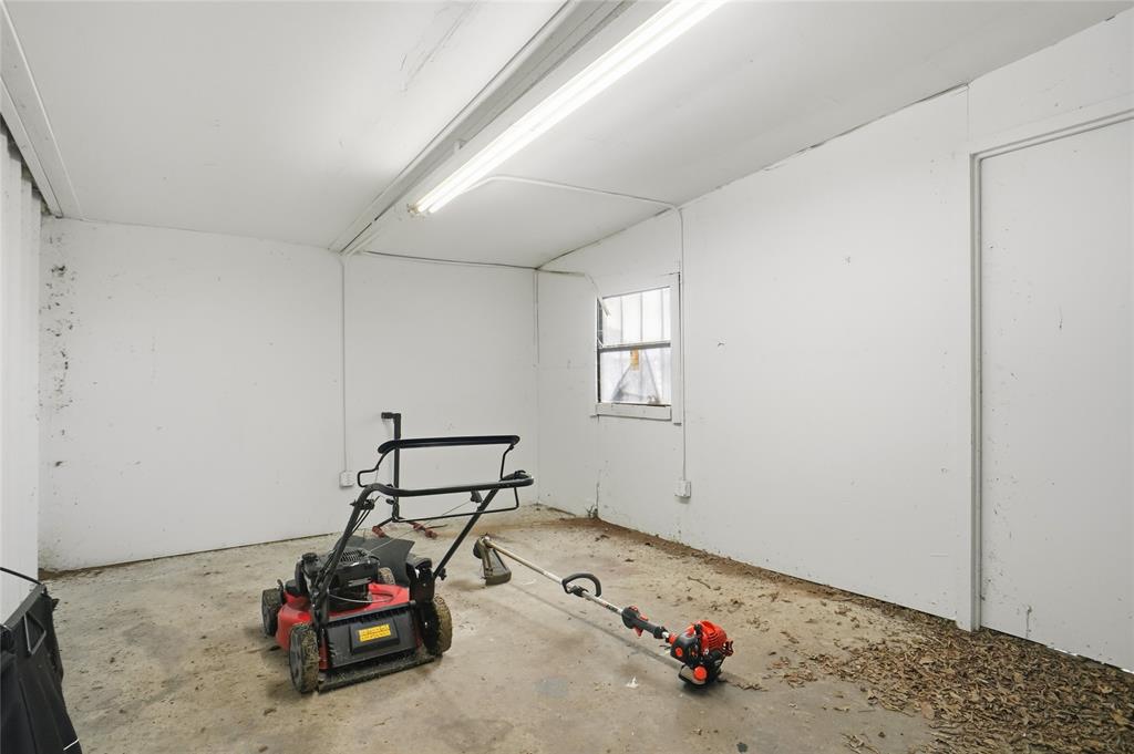 207 School House Road Paradise, TX 76073 - Photo 32 of 33 a view of a room with toys