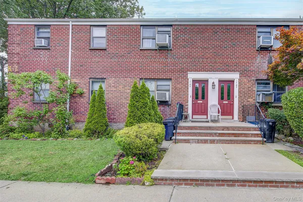 $449,000 | 17-84 166th Street, Unit 4161 | Clearview