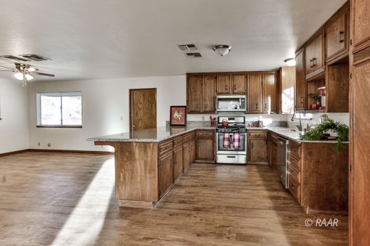 309 Larkspur Street Ridgecrest, CA 93555 - Photo 4 of 28