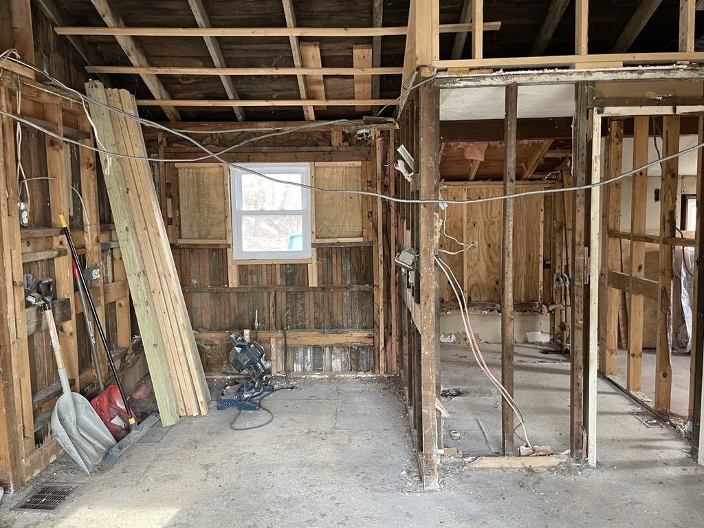 83 Webster Avenue Pelham, NH 03076 - Photo 2 of 5 Gallery Image 2