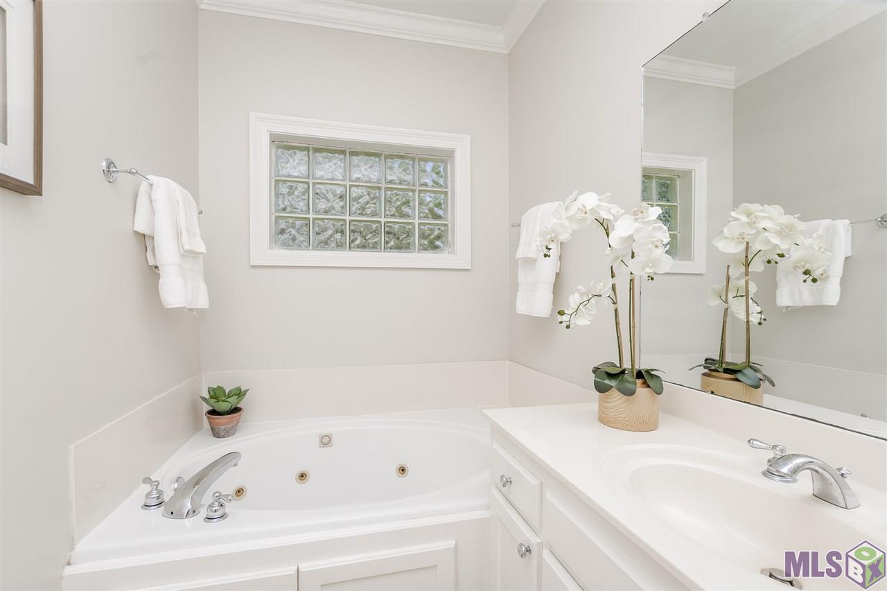 10229 Springtree Avenue Baton Rouge, LA 70810 - Photo 23 of 38 Gallery Image 23