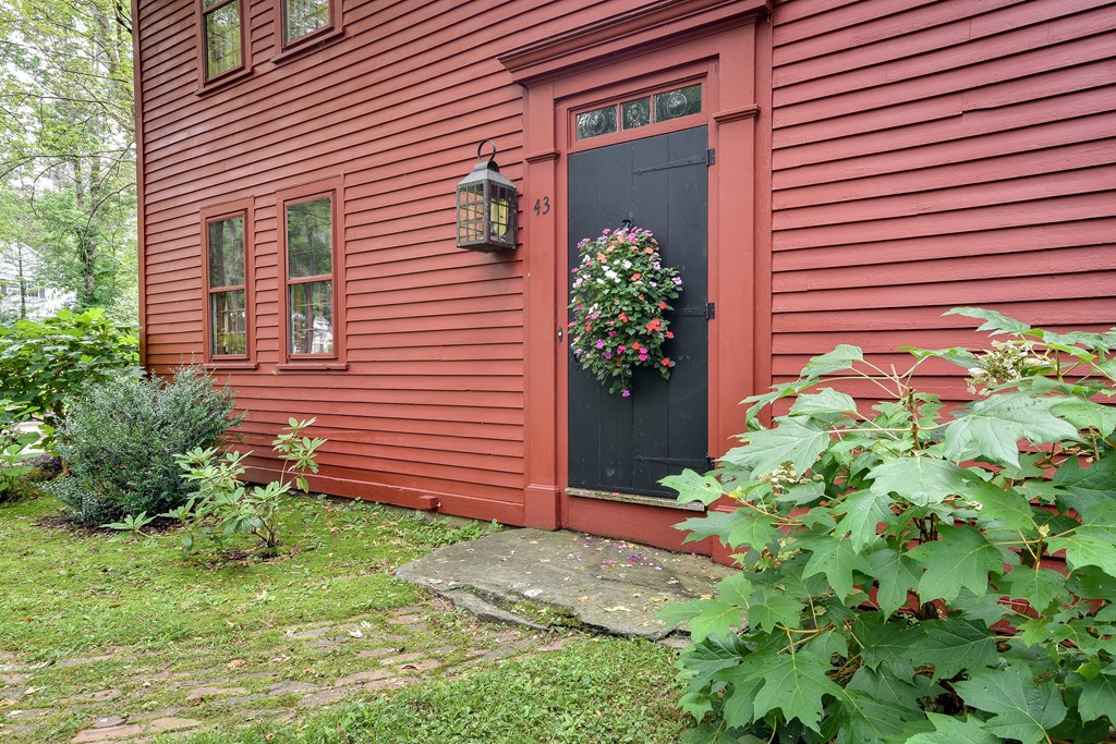 43 Collette Road Sturbridge, MA 01518 - Photo 2 of 30 Gallery Image 2