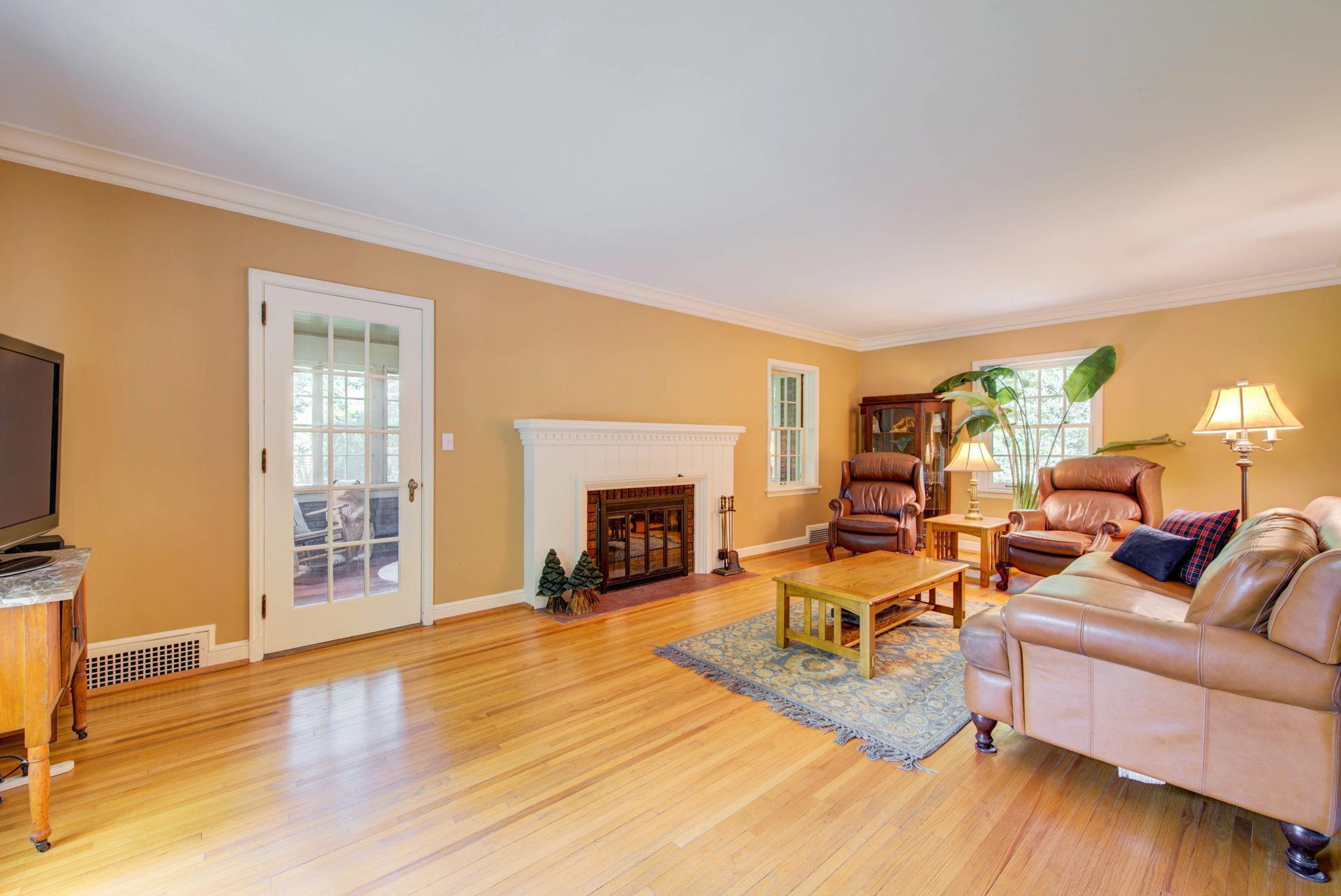 3916 Merriam Road Minnetonka, MN 55305 - Photo 6 of 39 Gallery Image 6