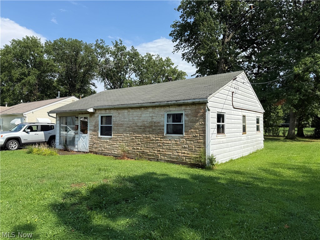 19006 Melville Road Cleveland, OH 44110 - Photo 17 of 21 Gallery Image 17