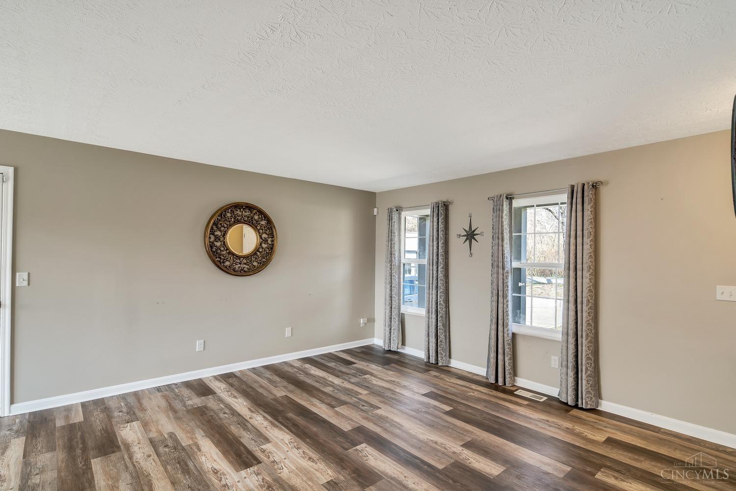 3459 Kleeman Road Cincinnati, OH 45211 - Photo 6 of 42