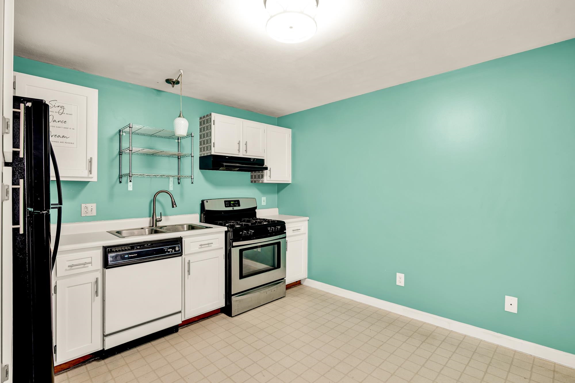 30 Old Dover Road, Unit 201 Rochester, NH 03867 - Photo 12 of 19