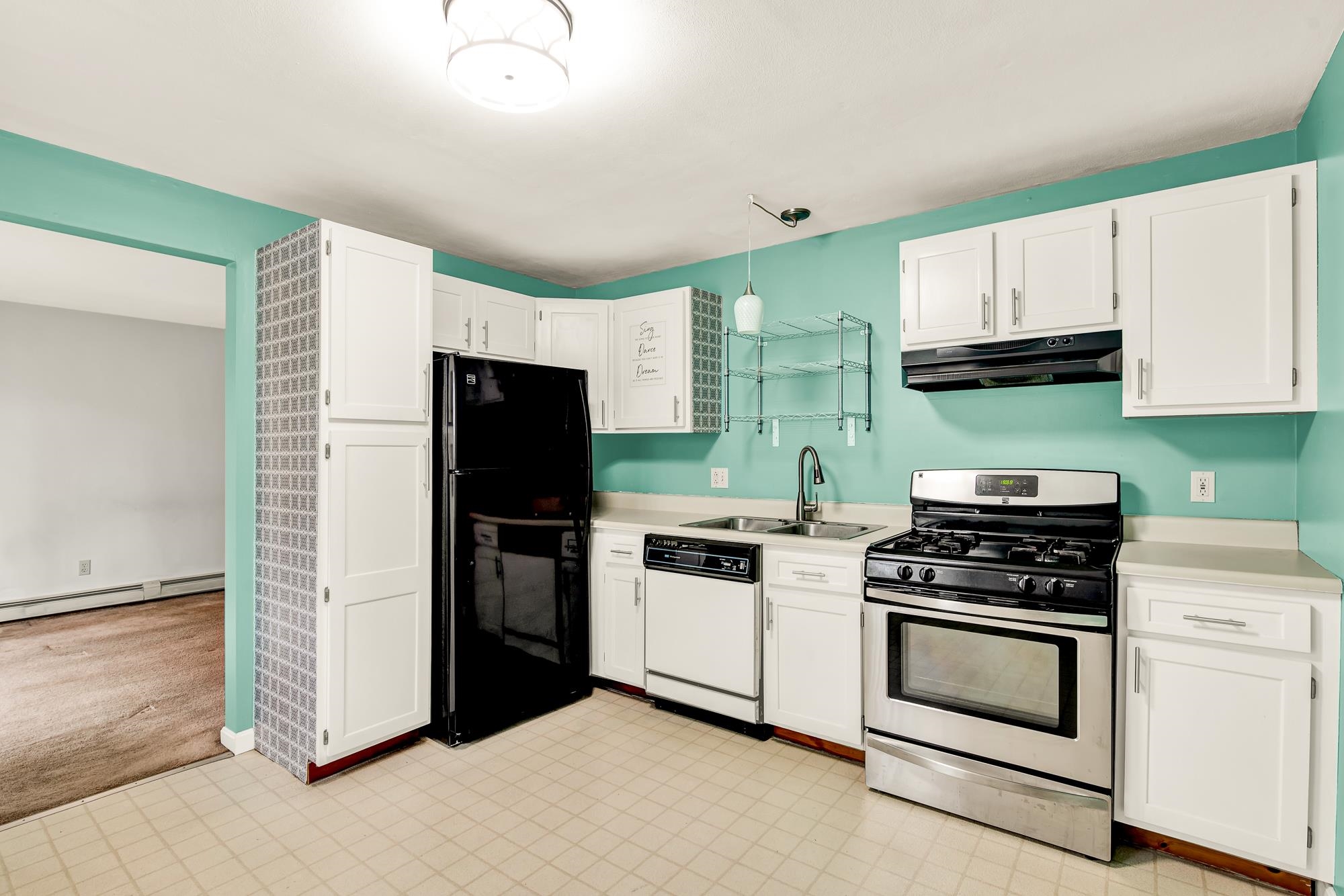 30 Old Dover Road, Unit 201 Rochester, NH 03867 - Photo 2 of 19