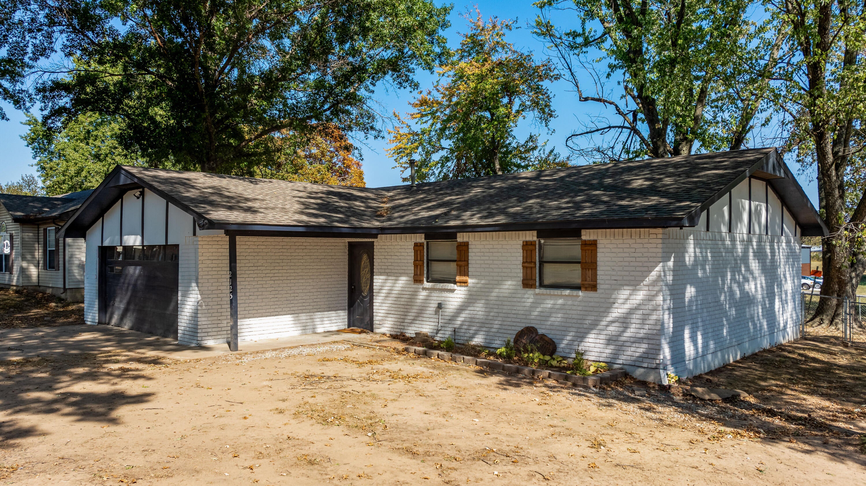 2125 South Spring Street Grove, OK 74344 - Photo 2 of 26 2125 South Spring Street-4