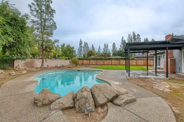 $539,900 | 2058 West Vartikian Avenue, Fresno, CA 93711