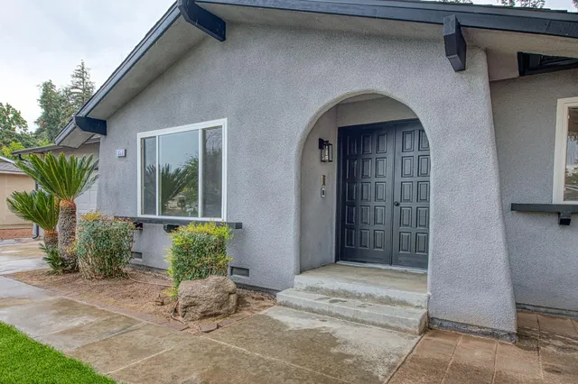 $539,900 | 2058 West Vartikian Avenue, Fresno, CA 93711