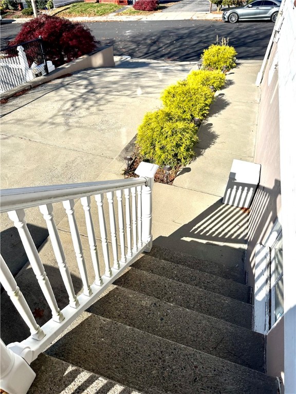 13 Chestnut Street Pawtucket, RI 02860 - Photo 4 of 25 Gallery Image 4