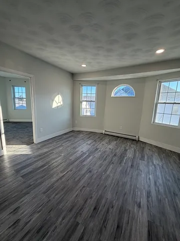 $1,650 | 539-541 North Front Street, Unit 3R, New Bedford, MA 02745