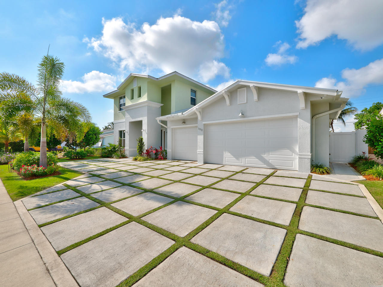 190 Arlington Road West Palm Beach, FL 33405 - Photo 36 of 40 Front View of Home