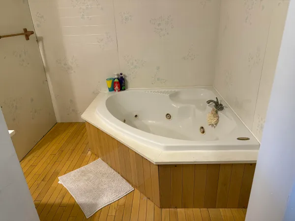 $262,000 | 2561 Lake Shore Drive, Niles, MI 49120