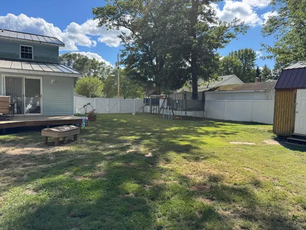 $262,000 | 2561 Lake Shore Drive, Niles, MI 49120