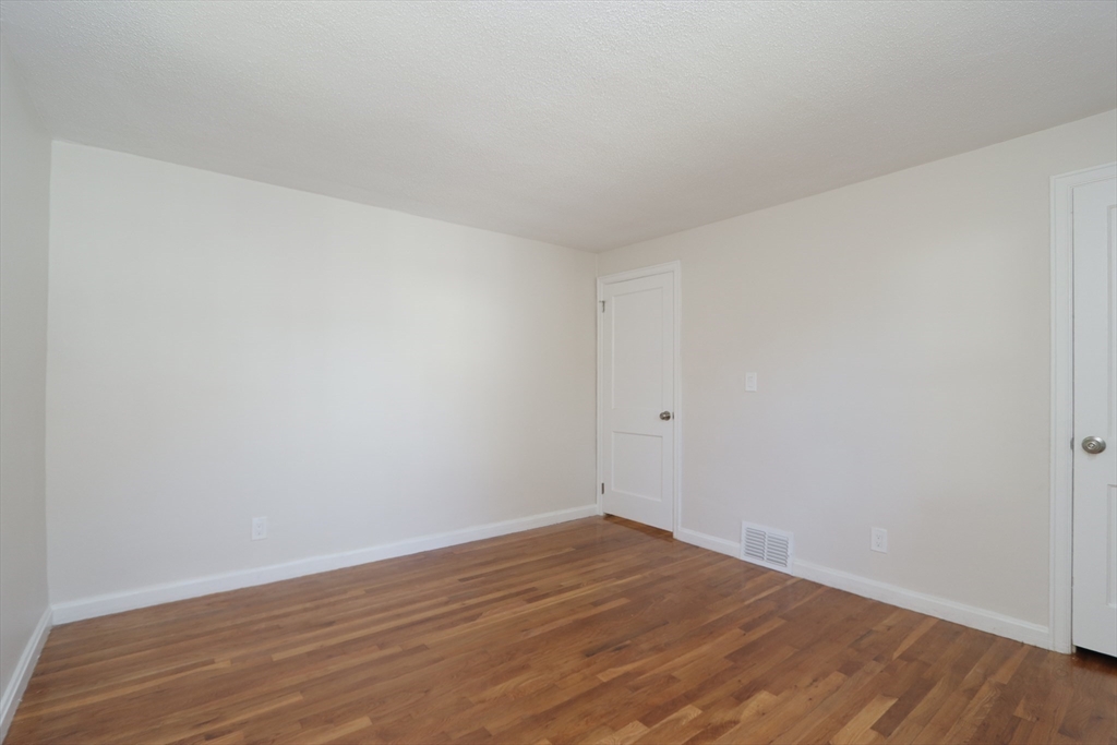 32 Lotus Street West Springfield, MA 01089 - Photo 16 of 42