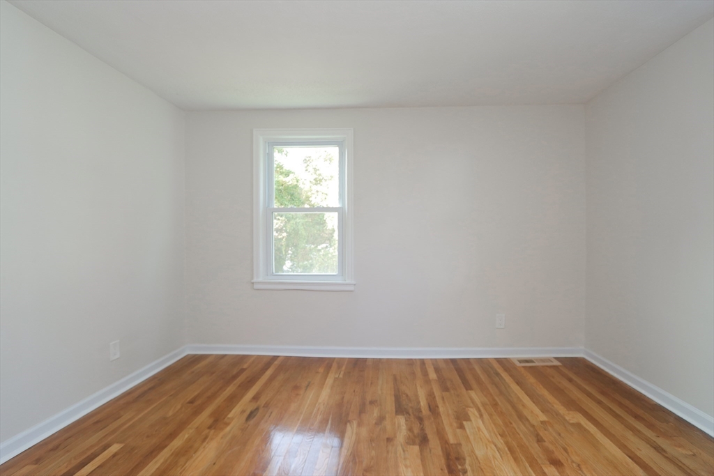 32 Lotus Street West Springfield, MA 01089 - Photo 20 of 42