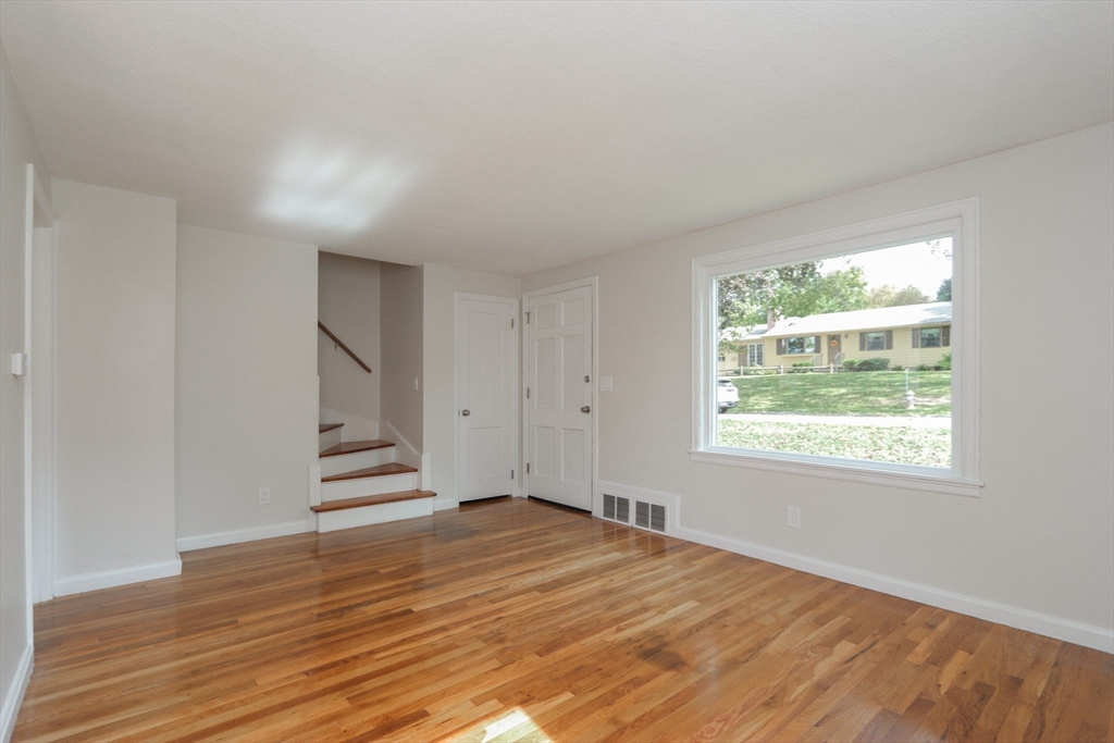 32 Lotus Street West Springfield, MA 01089 - Photo 10 of 42