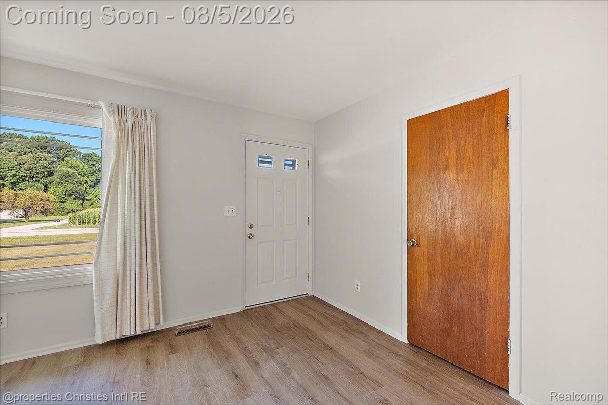 14048 North Belsay Road Millington, MI 48746 - Photo 5 of 65 20-14048 Belsay-22.jpg