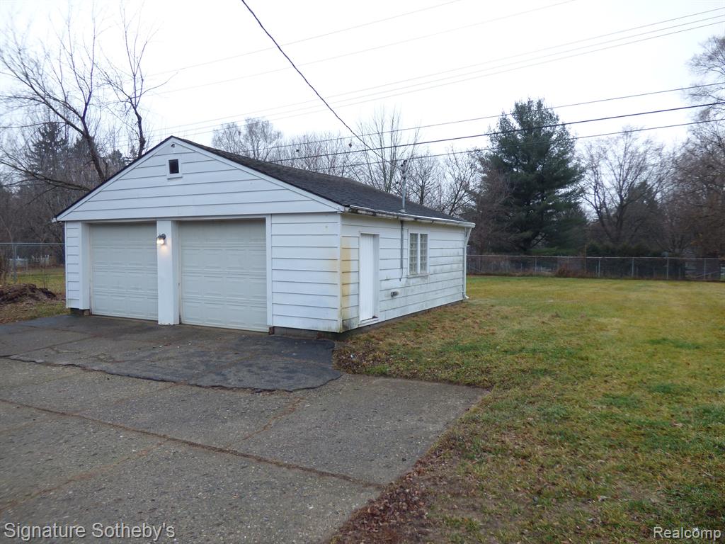 183 Texas Avenue Rochester Hills, MI 48309 - Photo 29 of 34