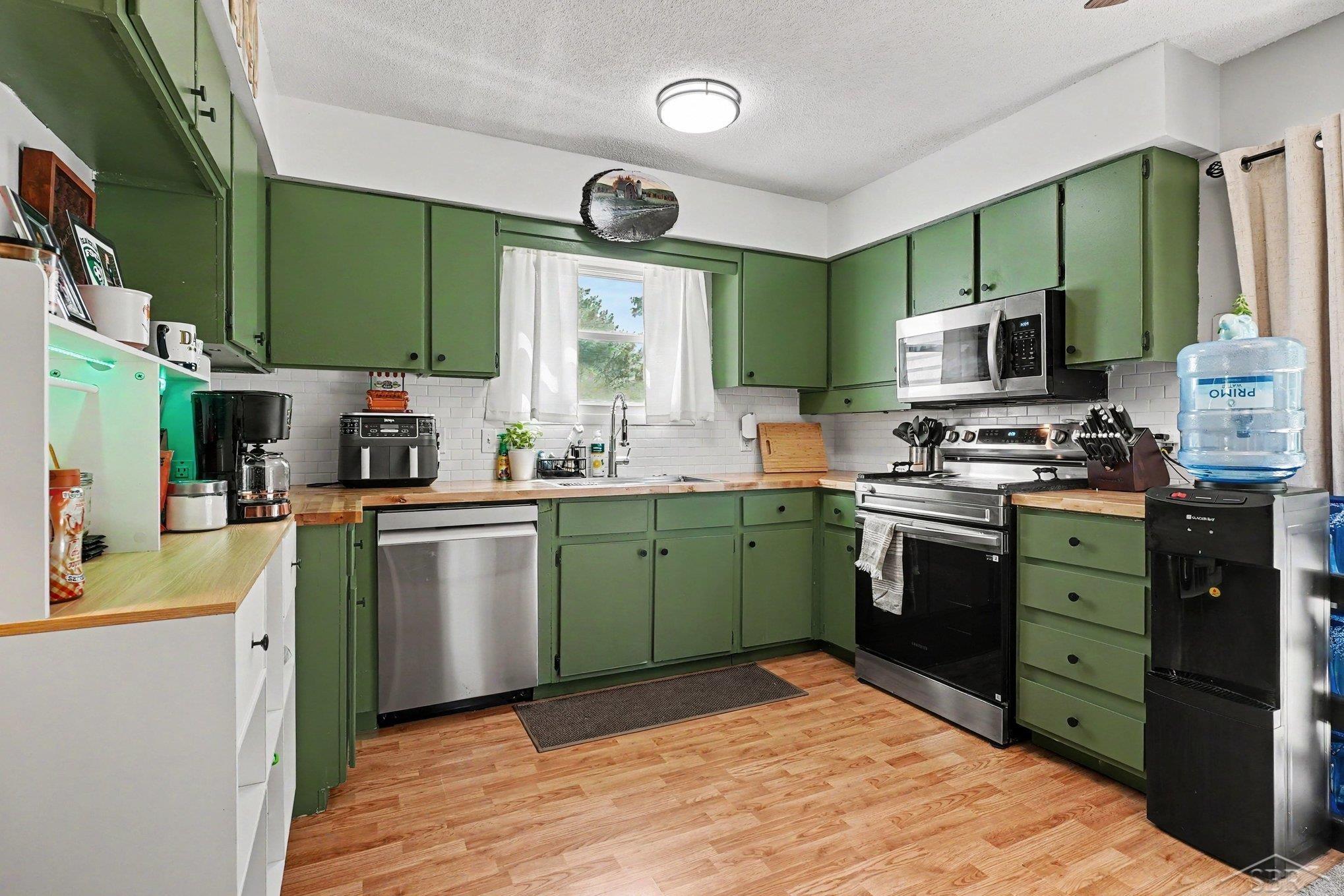 2424 East Shaffer Road Midland, MI 48642 - Photo 8 of 33