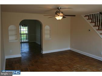 158 Academy Lane Upper Darby, PA 19082 - Photo 3 of 12 Living Room