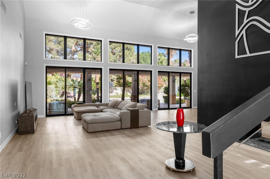 60 Quail Run Road Henderson, NV 89014 - Photo 8 of 28 Gallery Image 8