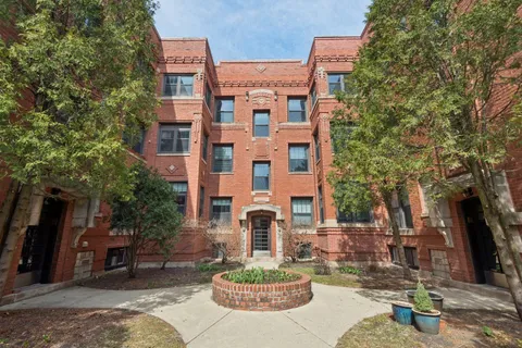 652 West Aldine Avenue, Unit 3, Chicago, IL 60657