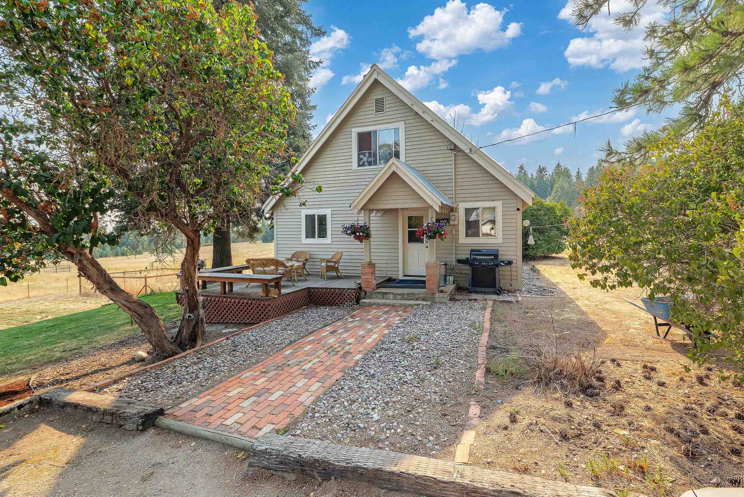 8410 West Valley Road Clayton, WA 99110 - Photo 3 of 45