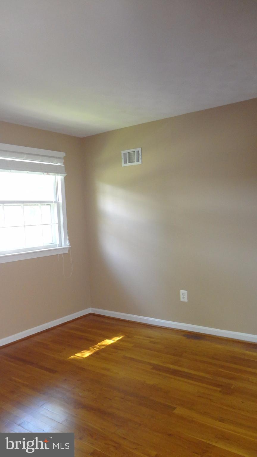 516 Beaumont Road Silver Spring, MD 20904 - Photo 12 of 21 Bedroom 2 Upper