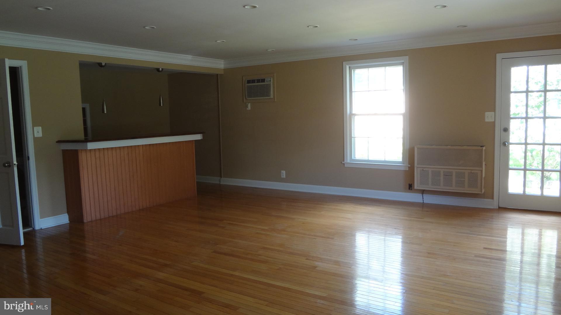 516 Beaumont Road Silver Spring, MD 20904 - Photo 7 of 21 Family Room