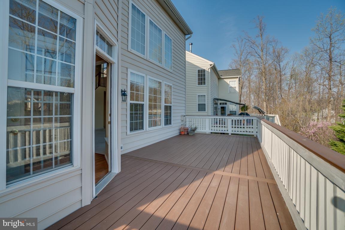 2600 Cast Off Loop Woodbridge, VA 22191 - Photo 4 of 33 Huge deck