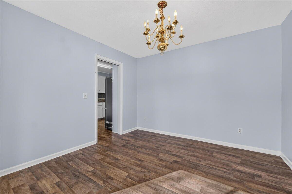 947 Foxcroft Road Charleston, SC 29412 - Photo 11 of 45 11-Brandi Sanicharr - DSC09387