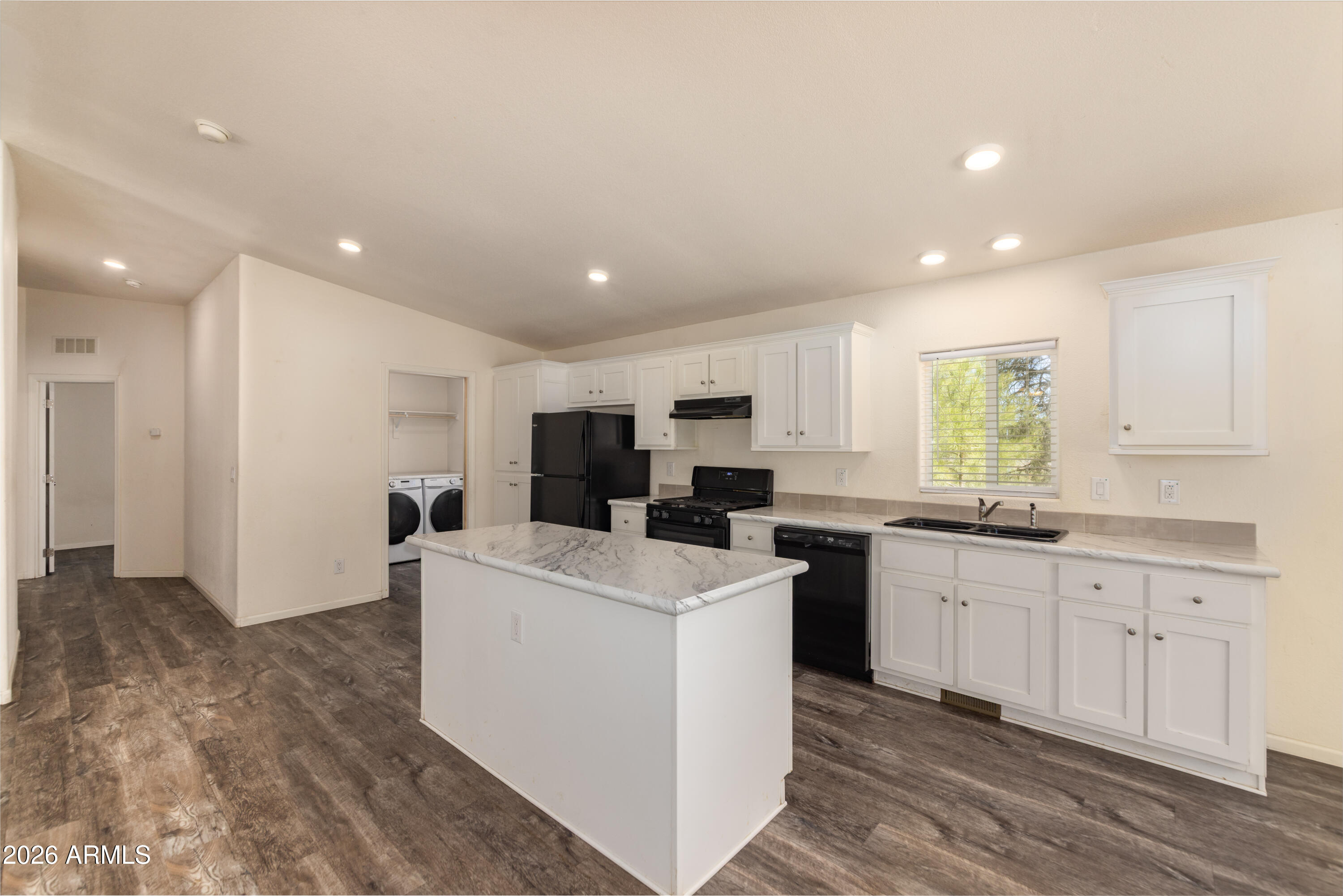 5641 East Garland Prairie Road Williams, AZ 86046 - Photo 4 of 22 Kitchen