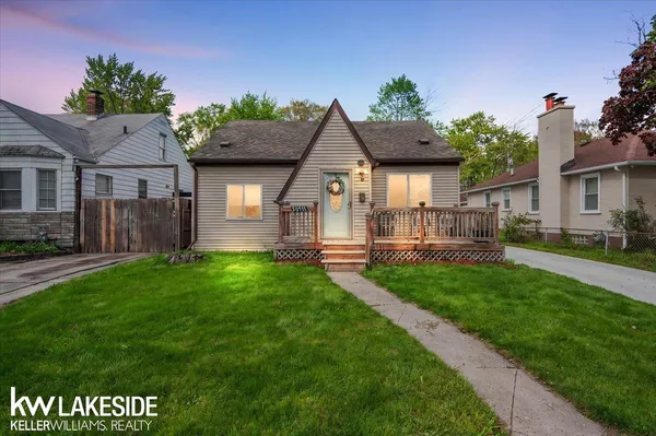$149,900 | 20511 Kenosha Street, Harper Woods, MI 48225