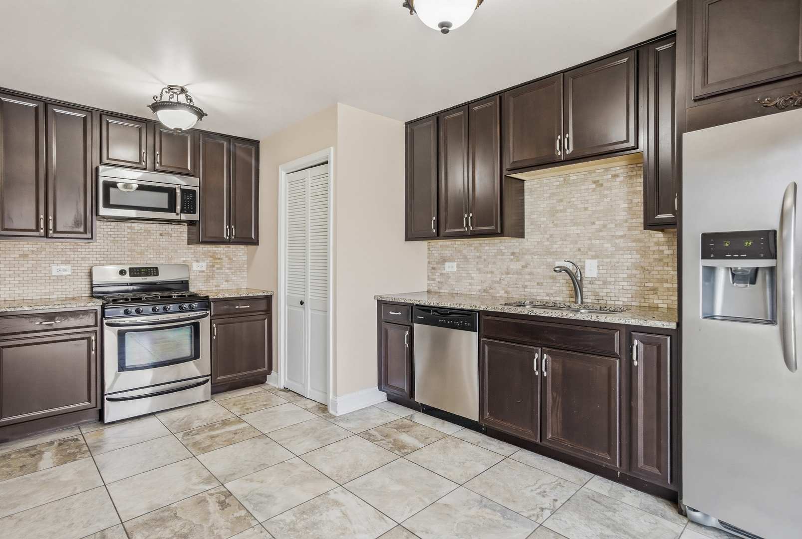 41 Willow Road Matteson, IL 60443 - Photo 5 of 19