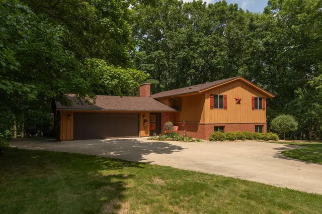 $499,900 | 1135 1st Street Northwest, Oronoco, MN 55960