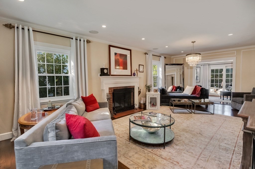 184 Edge Hill Road Milton, MA 02186 - Photo 5 of 42 Gallery Image 5
