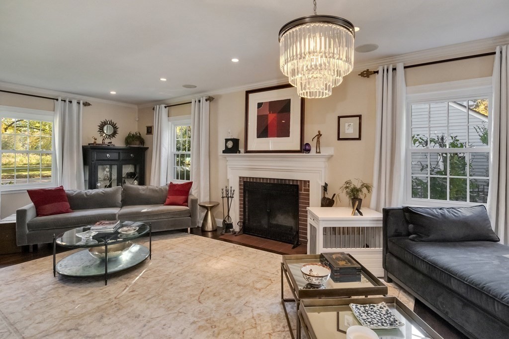 184 Edge Hill Road Milton, MA 02186 - Photo 6 of 42 Gallery Image 6