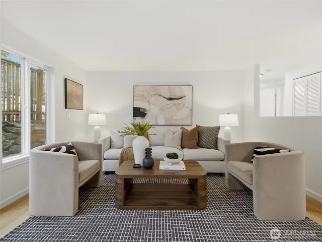 $350,000 | 3661 Phinney Avenue North, Unit 107, Seattle, WA 98103