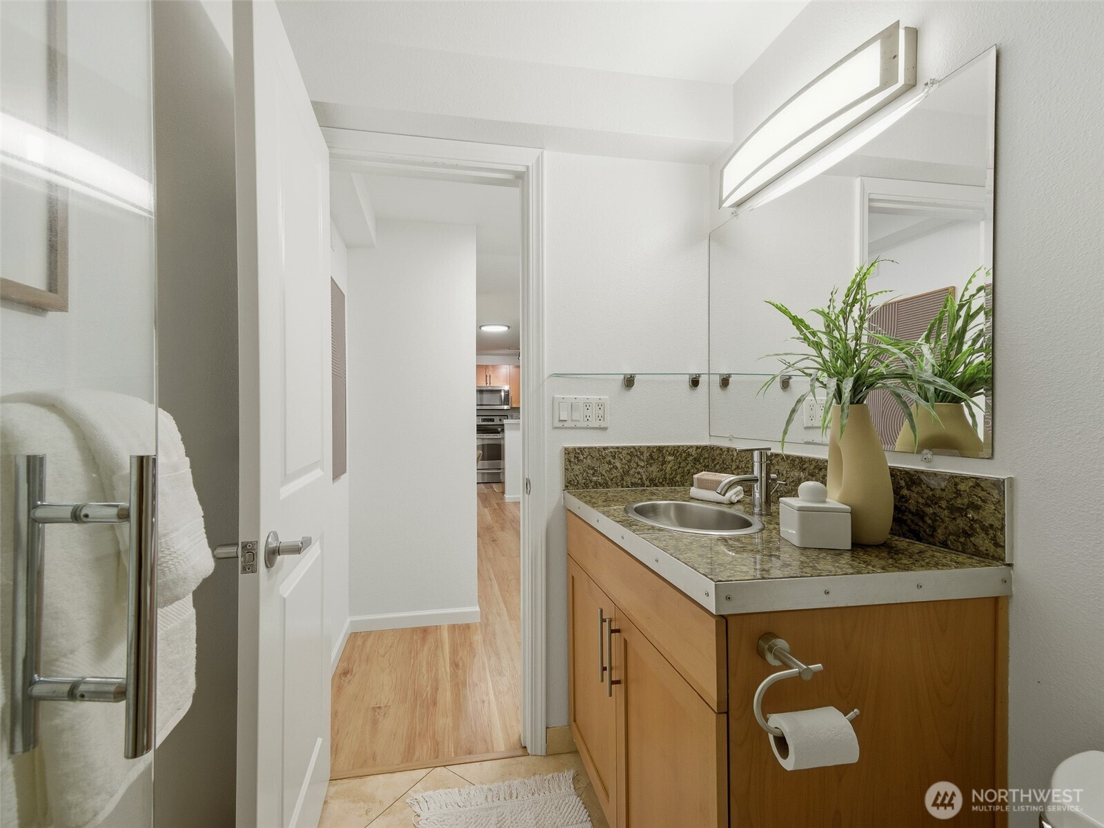 3661 Phinney Avenue North, Unit 107 Seattle, WA 98103 - Photo 13 of 29