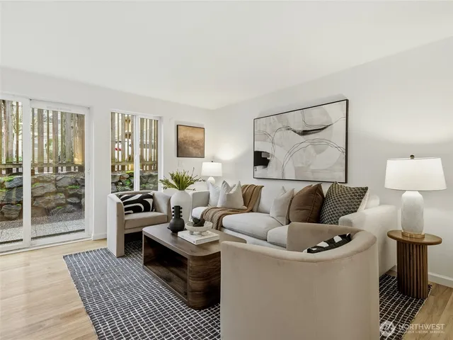 $350,000 | 3661 Phinney Avenue North, Unit 107, Seattle, WA 98103