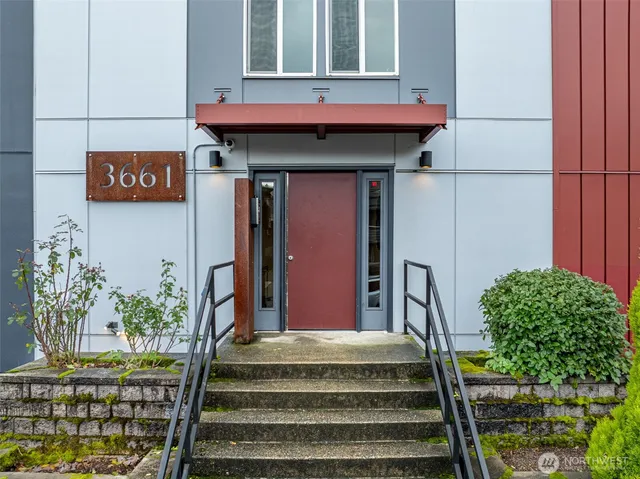 $350,000 | 3661 Phinney Avenue North, Unit 107, Seattle, WA 98103