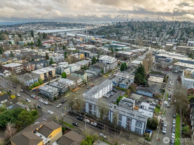 $350,000 | 3661 Phinney Avenue North, Unit 107, Seattle, WA 98103