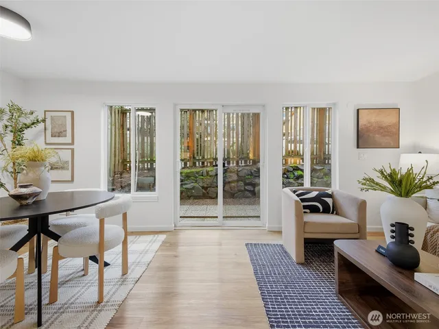 $350,000 | 3661 Phinney Avenue North, Unit 107, Seattle, WA 98103