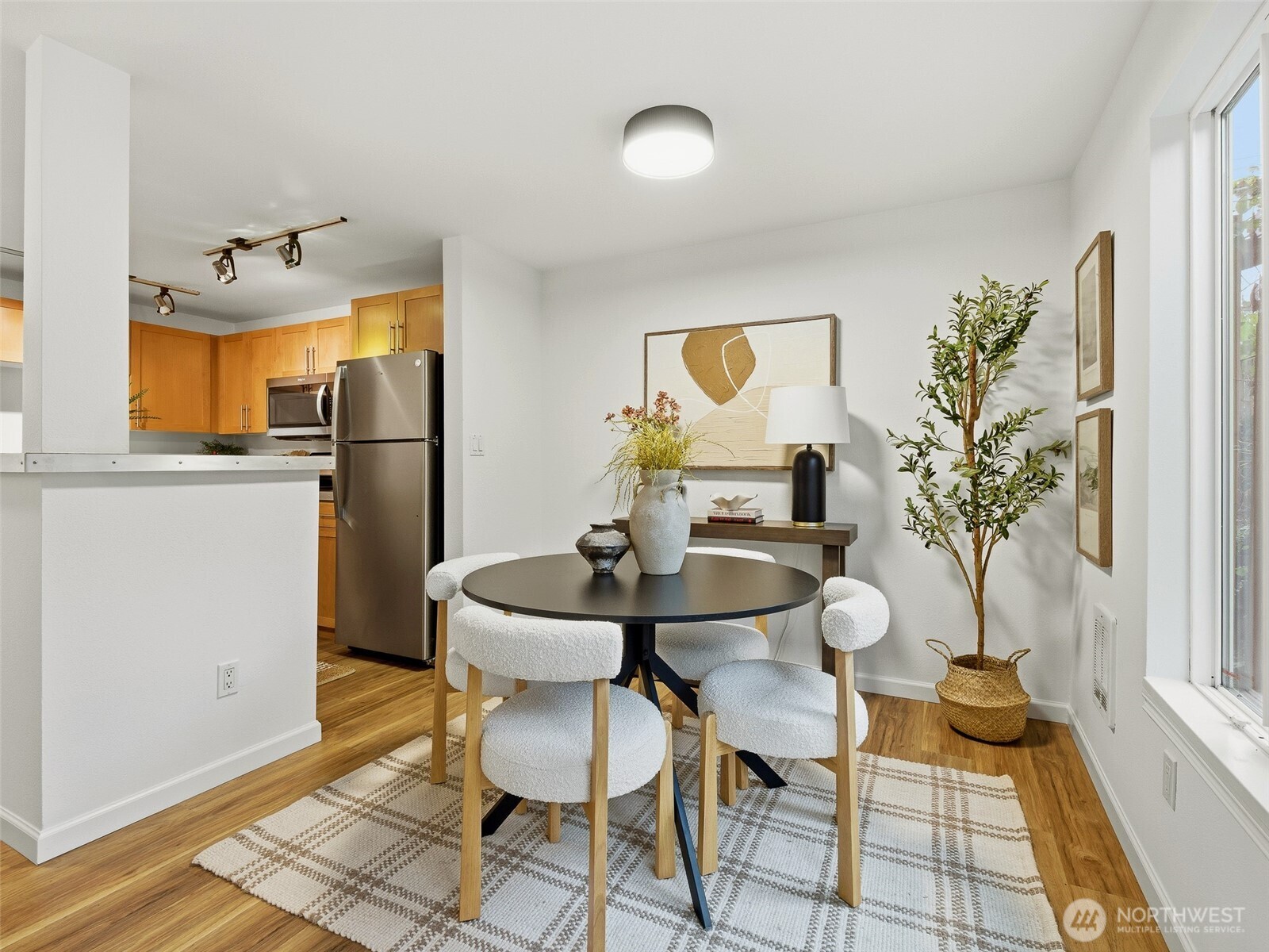 3661 Phinney Avenue North, Unit 107 Seattle, WA 98103 - Photo 5 of 29