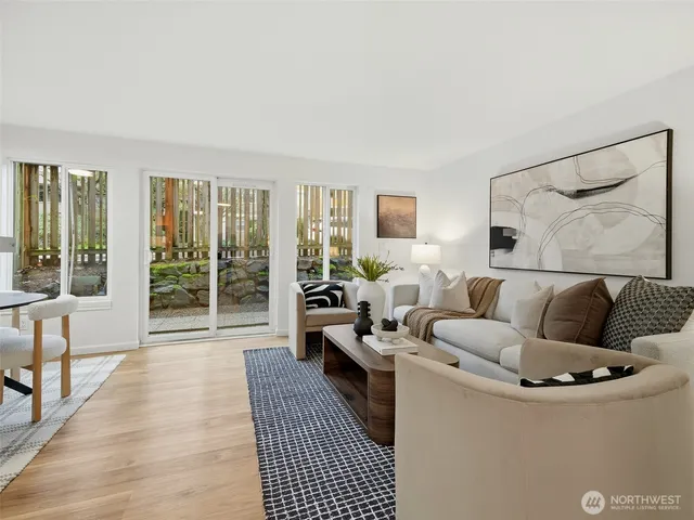 $350,000 | 3661 Phinney Avenue North, Unit 107, Seattle, WA 98103