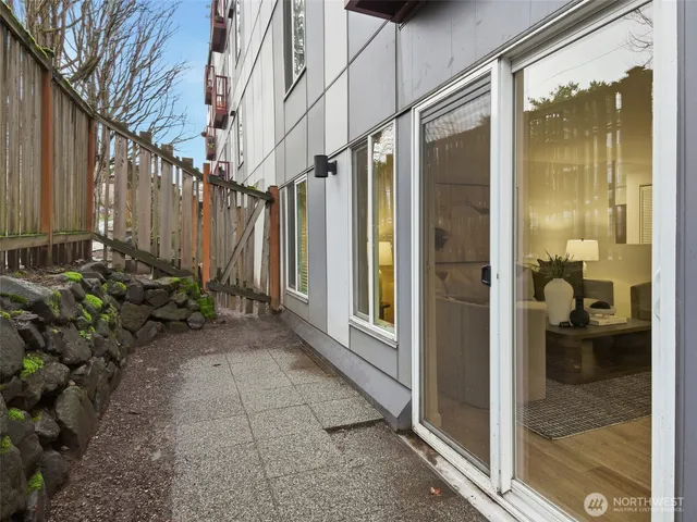 $350,000 | 3661 Phinney Avenue North, Unit 107, Seattle, WA 98103